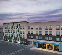 Tru Midland East Exterior