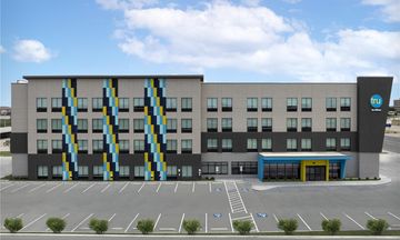 Tru Midland East