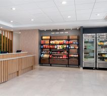 Hampton Inn Cadillac Lobby