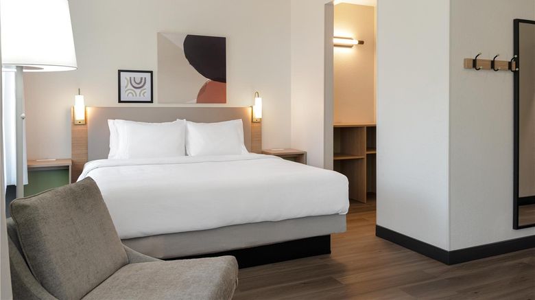 <b>Spark by Hilton Wilmington Room</b>. Images powered by <a href="https://iceportal.shijigroup.com/" title="IcePortal" target="_blank">IcePortal</a>.