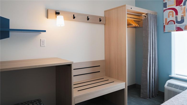 <b>Home2 Suites Spring Hill Room</b>. Images powered by <a href="https://iceportal.shijigroup.com/" title="IcePortal" target="_blank">IcePortal</a>.