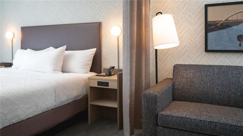 <b>Home2 Suites Spring Hill Room</b>. Images powered by <a href="https://iceportal.shijigroup.com/" title="IcePortal" target="_blank">IcePortal</a>.