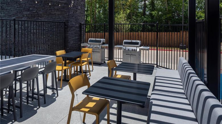 <b>Home2 Suites Tyler Exterior</b>. Images powered by <a href="https://iceportal.shijigroup.com/" title="IcePortal" target="_blank">IcePortal</a>.