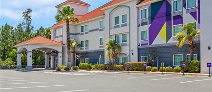 Spark by Hilton Kingsland Exterior
