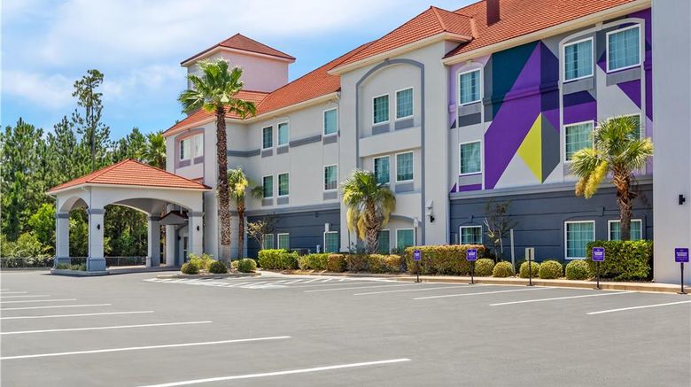<b>Spark by Hilton Kingsland Exterior</b>. Images powered by <a href="https://iceportal.shijigroup.com/" title="IcePortal" target="_blank">IcePortal</a>.