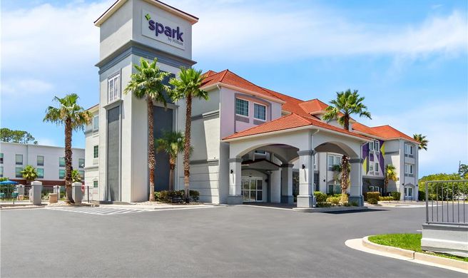 Spark by Hilton Kingsland Exterior