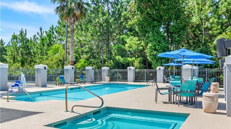 <b>Spark by Hilton Kingsland Pool</b>. Images powered by <a href="https://iceportal.shijigroup.com/" title="IcePortal" target="_blank">IcePortal</a>.