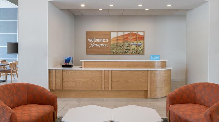 Hampton Inn by Hilton North Hollywood Lobby