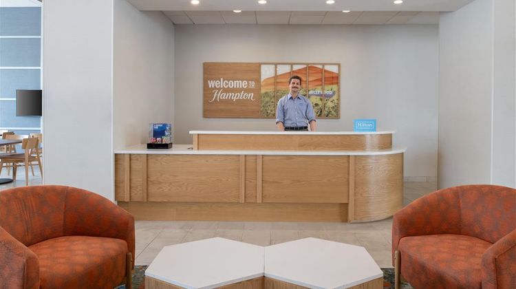 Hampton Inn by Hilton North Hollywood Lobby