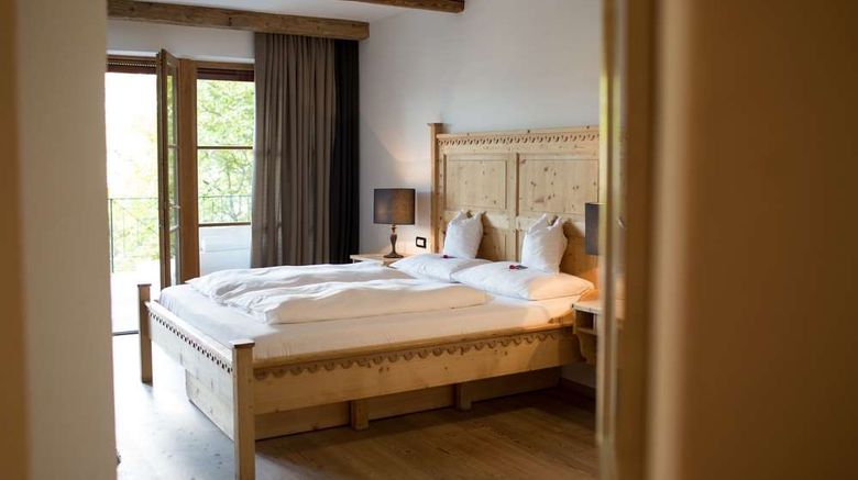 <b>Romantik Hotel Turm Room</b>. Images powered by <a href="https://iceportal.shijigroup.com/" title="IcePortal" target="_blank">IcePortal</a>.