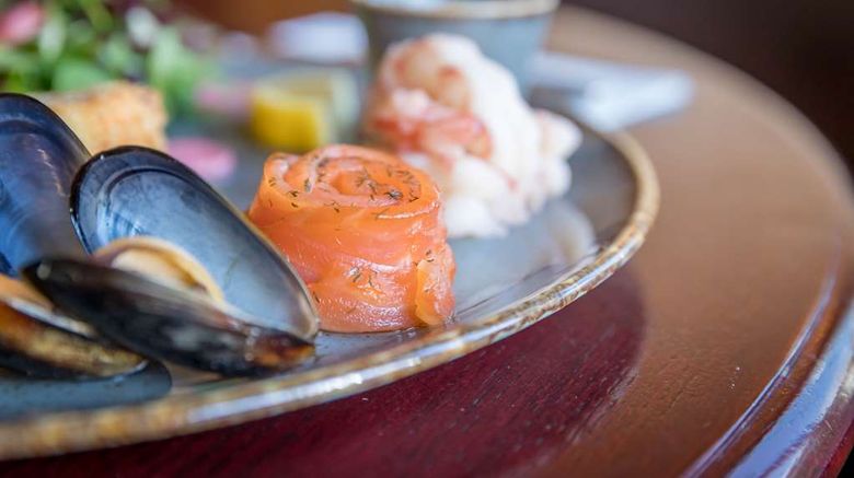 <b>Dingle Skellig Hotel Restaurant</b>. Images powered by <a href="https://iceportal.shijigroup.com/" title="IcePortal" target="_blank">IcePortal</a>.