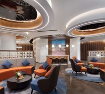Hampton Inn XIY South Gate City Wall Lobby