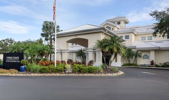 Hilton Vacation Club Cypress Pointe Exterior