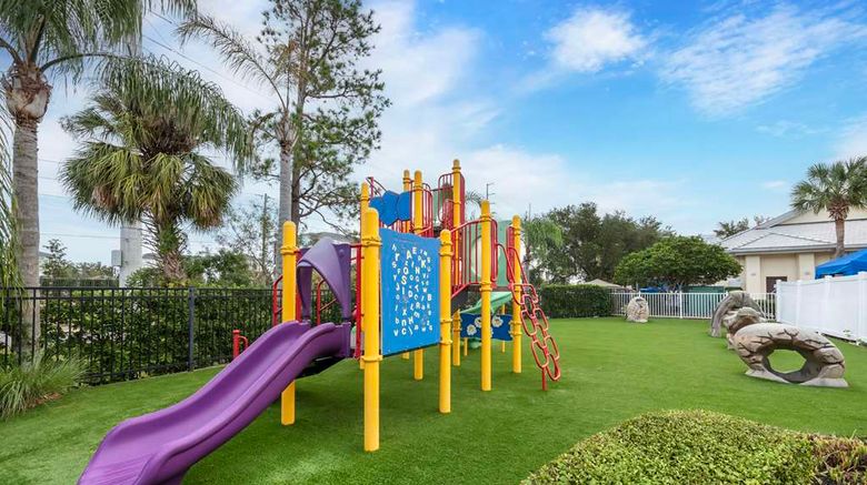 <b>Hilton Vacation Club Cypress Pointe Recreation</b>. Images powered by <a href="https://iceportal.shijigroup.com/" title="IcePortal" target="_blank">IcePortal</a>.