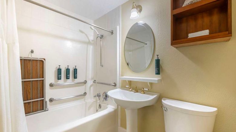 <b>Hilton Vacation Club Cypress Pointe Room</b>. Images powered by <a href="https://iceportal.shijigroup.com/" title="IcePortal" target="_blank">IcePortal</a>.