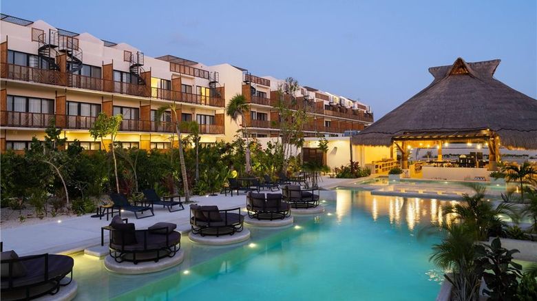 <b>Wyndham Residences Tulum Pool</b>. Images powered by <a href="https://iceportal.shijigroup.com/" title="IcePortal" target="_blank">IcePortal</a>.