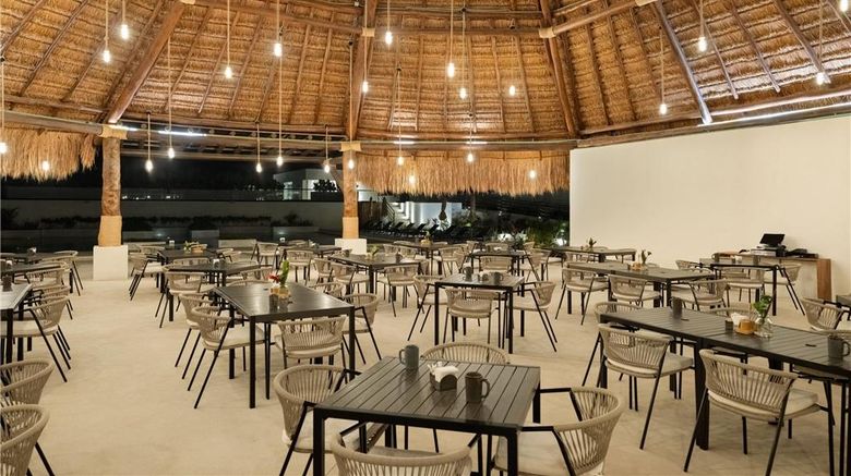 <b>Wyndham Residences Tulum Restaurant</b>. Images powered by <a href="https://iceportal.shijigroup.com/" title="IcePortal" target="_blank">IcePortal</a>.