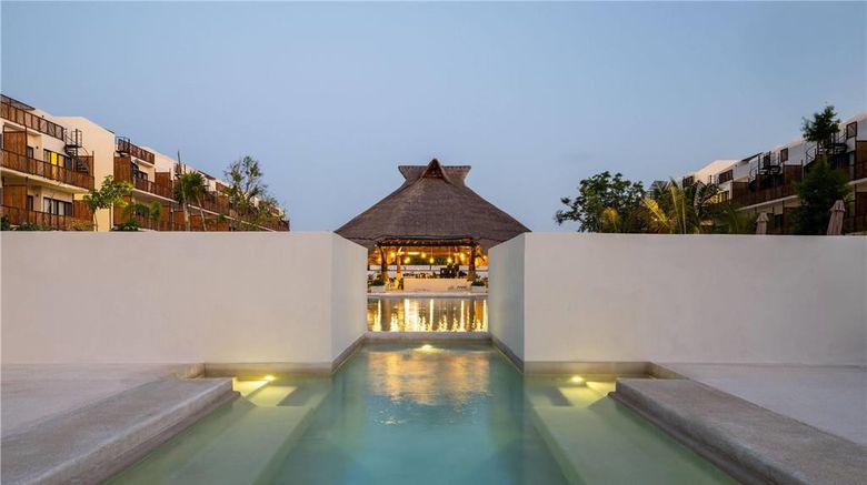 <b>Wyndham Residences Tulum Pool</b>. Images powered by <a href="https://iceportal.shijigroup.com/" title="IcePortal" target="_blank">IcePortal</a>.