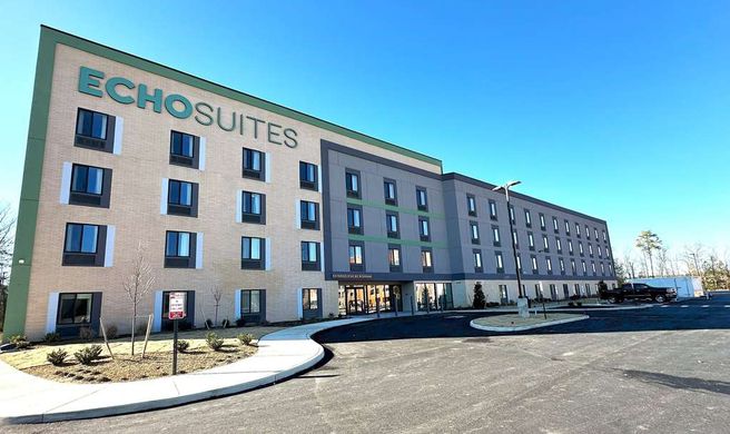 Echo Suites Richmond West Exterior