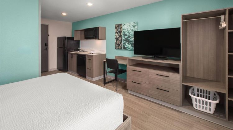 ECHO Suites Fort Worth I-35 Suite
