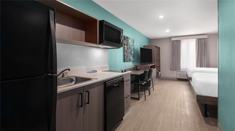 ECHO Suites Fort Worth I-35 Suite