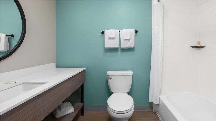ECHO Suites Fort Worth I-35 Suite