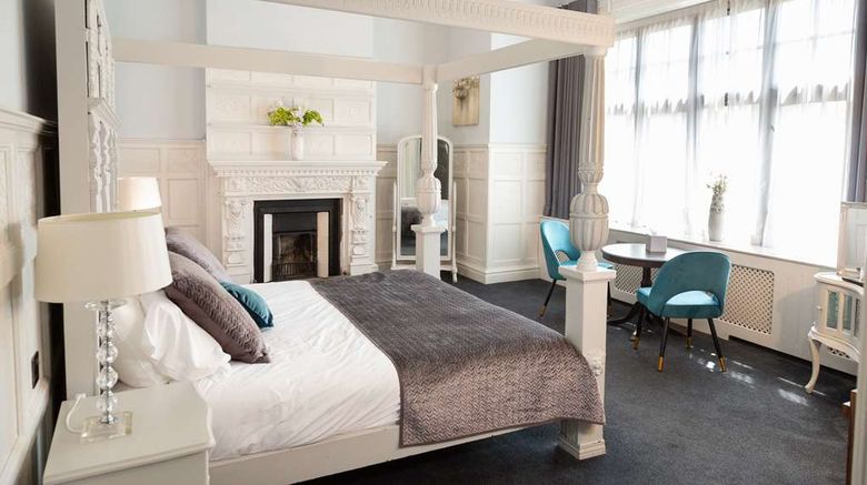 <b>Stanhill Court Hotel Suite</b>. Images powered by <a href="https://iceportal.shijigroup.com/" title="IcePortal" target="_blank">IcePortal</a>.