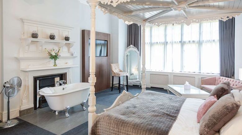 <b>Stanhill Court Hotel Suite</b>. Images powered by <a href="https://iceportal.shijigroup.com/" title="IcePortal" target="_blank">IcePortal</a>.