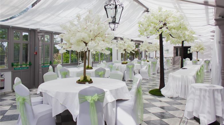 <b>Stanhill Court Hotel Ballroom</b>. Images powered by <a href="https://iceportal.shijigroup.com/" title="IcePortal" target="_blank">IcePortal</a>.