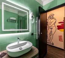 Muraless Art Hotel Room