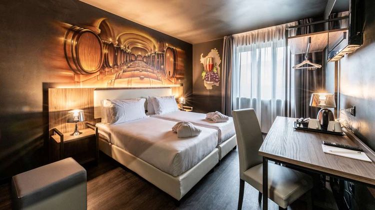 Muraless Art Hotel Room