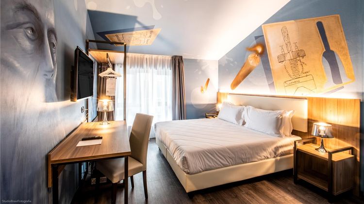 Muraless Art Hotel Room