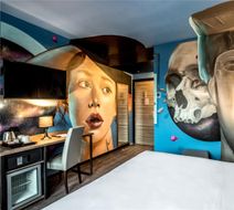 Muraless Art Hotel Room
