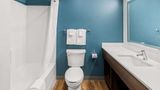 WoodSpring Suites Kansas City Airport Room