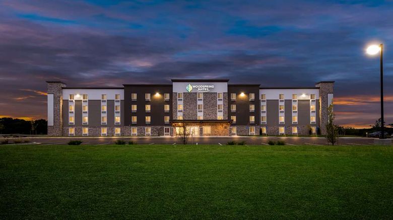 <b>WoodSpring Suites Kansas City Airport Exterior</b>. Images powered by <a href="https://iceportal.shijigroup.com/" title="IcePortal" target="_blank">IcePortal</a>.