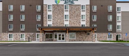 WoodSpring Suites Kansas City Airport Exterior