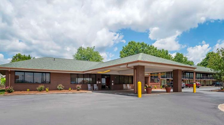 Quality Inn Exterior