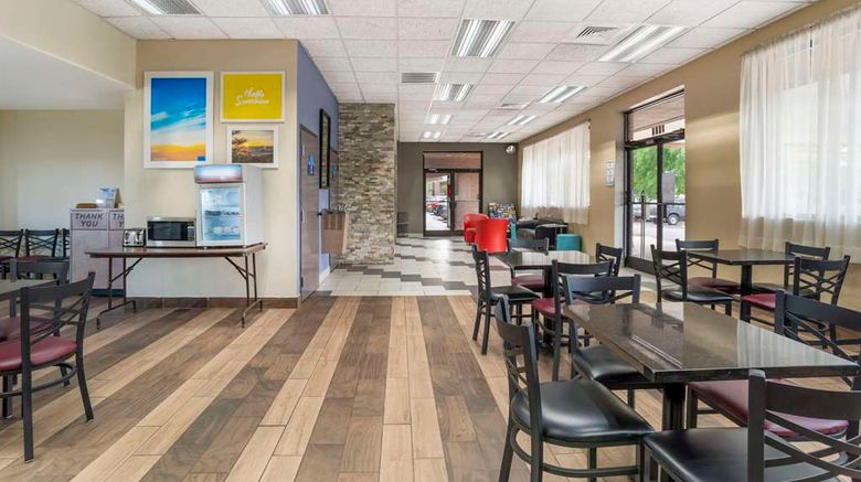 <b>Quality Inn Restaurant</b>. Images powered by <a href="https://iceportal.shijigroup.com/" title="IcePortal" target="_blank">IcePortal</a>.