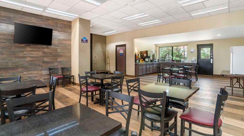 <b>Quality Inn Restaurant</b>. Images powered by <a href="https://iceportal.shijigroup.com/" title="IcePortal" target="_blank">IcePortal</a>.
