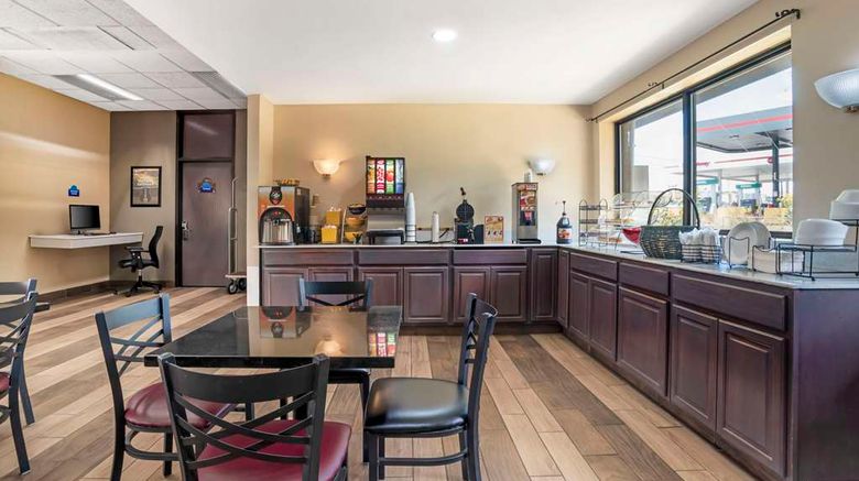 <b>Quality Inn Restaurant</b>. Images powered by <a href="https://iceportal.shijigroup.com/" title="IcePortal" target="_blank">IcePortal</a>.