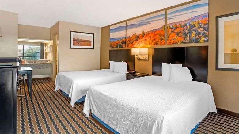 <b>Quality Inn Room</b>. Images powered by <a href="https://iceportal.shijigroup.com/" title="IcePortal" target="_blank">IcePortal</a>.