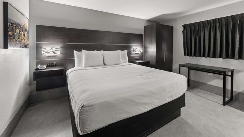 <b>GuestHouse Laredo Room</b>. Images powered by <a href="https://iceportal.shijigroup.com/" title="IcePortal" target="_blank">IcePortal</a>.