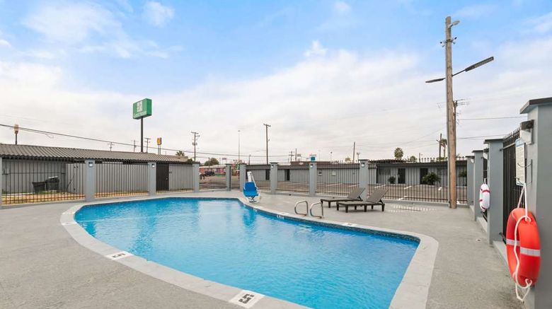 <b>GuestHouse Laredo Pool</b>. Images powered by <a href="https://iceportal.shijigroup.com/" title="IcePortal" target="_blank">IcePortal</a>.