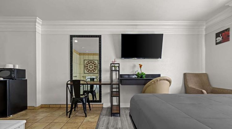 Rodeway Inn Santa Ana Garden Grove Suite