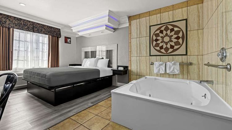 Rodeway Inn Santa Ana Garden Grove Suite