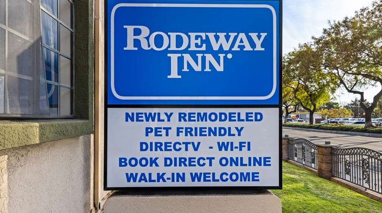 Rodeway Inn Santa Ana Garden Grove Exterior