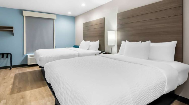 Clarion Pointe Fort Worth East Room