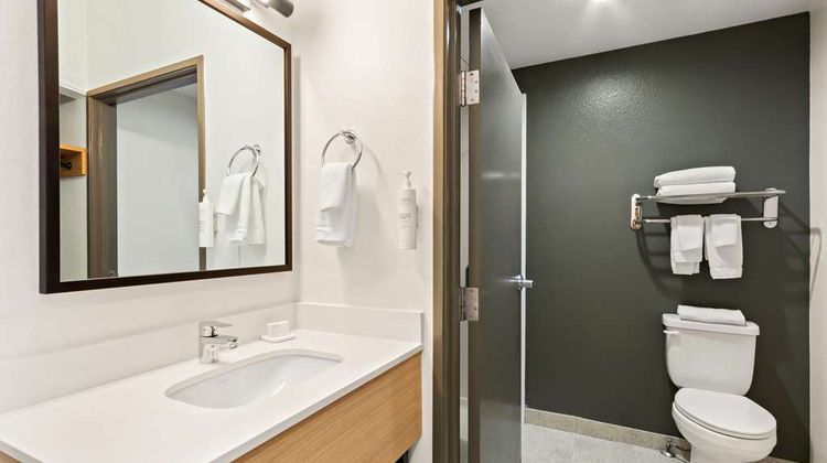 Spark by Hilton Fountain Hills Scottsdal Room