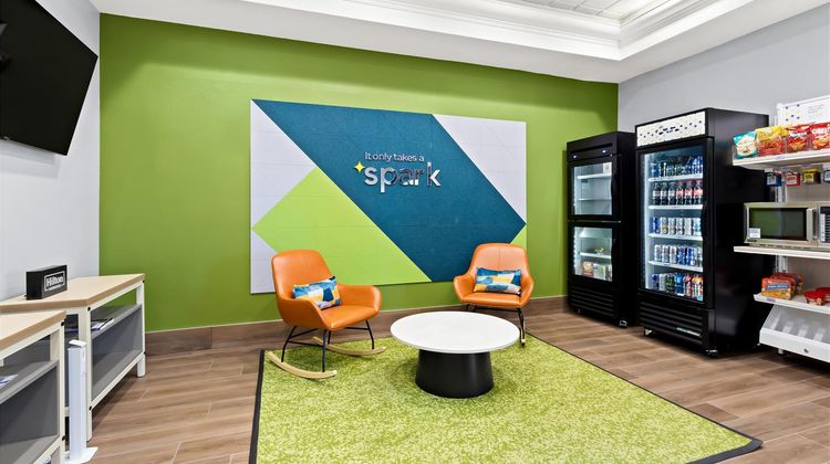 Spark by Hilton Fountain Hills Scottsdal Lobby