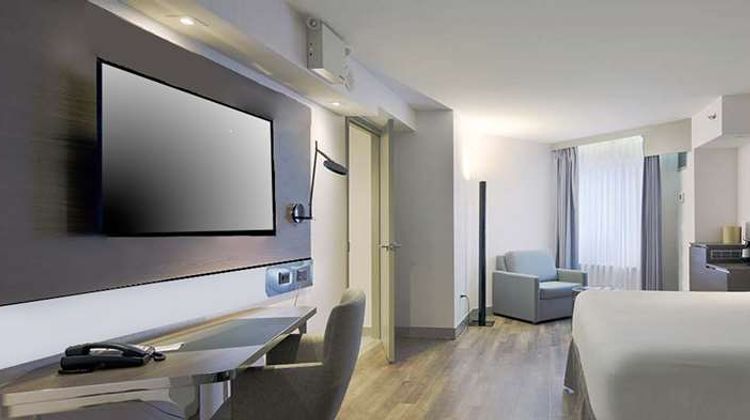 DoubleTree by Hilton Ottawa Downtown Room